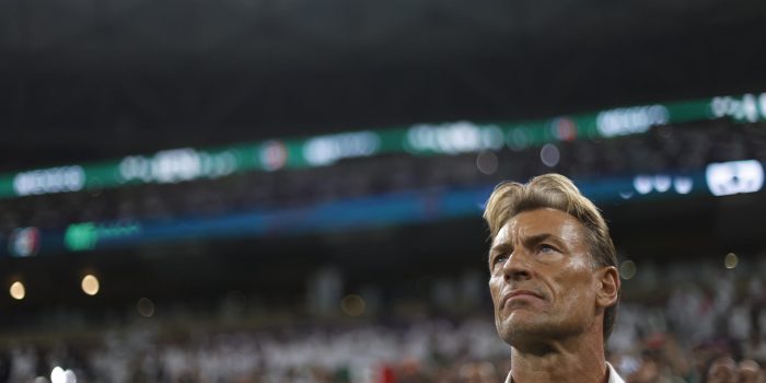 Fotografía de Antonio Lacerda, en la que puede verse en una imagen de archivo del 30 de noviembre de 2022 al técnico francés Herve Renard, entonces al frente de la selección de Arabia Saudí. EFE
