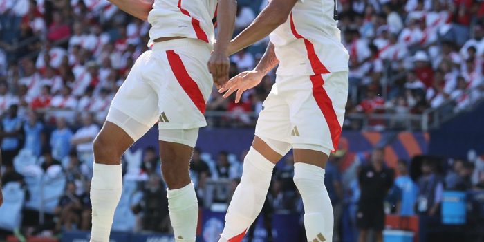 alt Alexander Callens: "Hoy descansamos y mañana pensamos en Argentina"