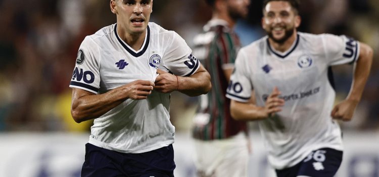 Fabrizio Sartori, de Independiente Rivadavia, celebra su gol en un partido de la fase de grupos de la Copa Libertadores entre Fluminense e Independiente Rivadavia en el estadio Maracaná en Río de Janeiro (Brasil). EFE/André Coelho