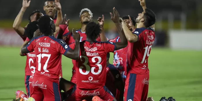 alt El Nacional corta la buena racha de Aucas a base de fuerza y velocidad en LigaPro de fútbol en Ecuador