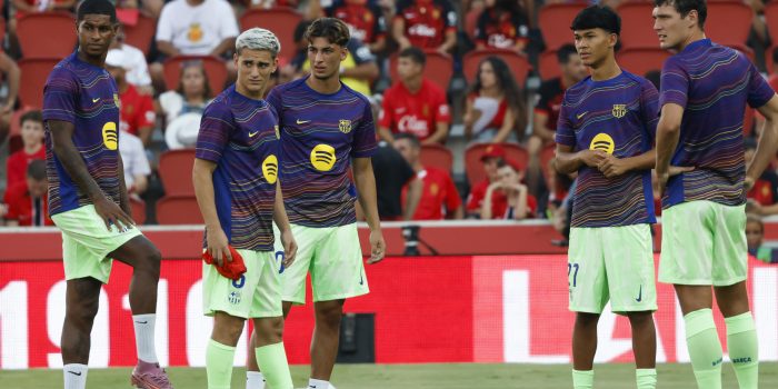 Los jugadores del FC Barcelona, (i-d) Marcus Rashford, Gavi, Guille Fernández, Dro Fernández y Andreas Christensen,, en el estadio de Son Moix de Palma de Mallorca en foto de archivo de Cati Cladera