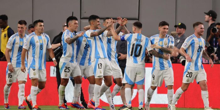 alt Siete pelotazos al comienzo de la fecha 2 de los grupos de la Copa América que puso a Argentina en cuartos