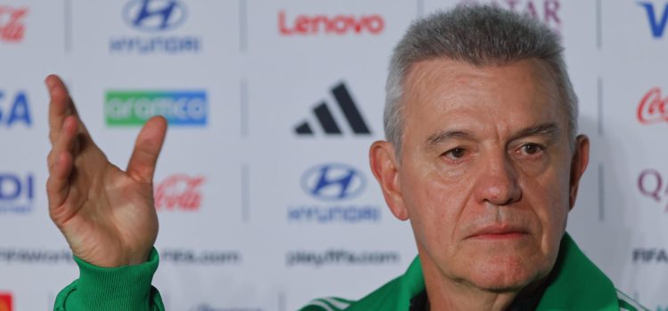 El seleccionador de México Javier Aguirre habla en una rueda de prensa este miércoles, previo a su partido ante Corea Sur en el Mundial FIFA 2026 en Guadalajara (México). EFE/ Francisco Guasco