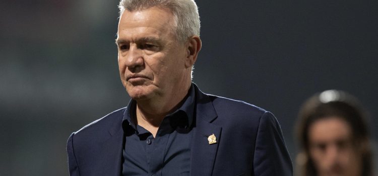 El entrenador de México Javier Aguirre reacciona durante un partido amistoso entre Uruguay y México en el estadio Corona en Torreón (México). Imagen de archivo. EFE/ Antonio Ojeda