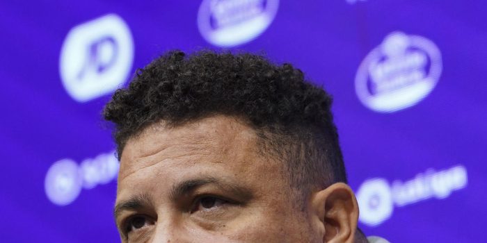 alt Ronaldo considera que la selección brasileña debe jugar para Vinícius y Neymar