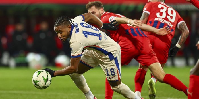 alt El Chelsea agranda el pleno