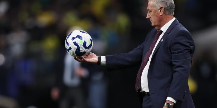 El seleccionador de Paraguay, el argentino Gustavo Alfaro, quitó este martes hierro a la derrota por 1-0 ante Brasil en el estadio Neo Química Arena, de Sao Paulo. EFE/ Isaac Fontana
