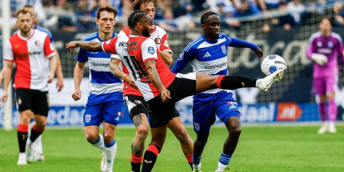 El inglés Raheem Sterling, durante un partido con el Feyenoord frente al Zwolle, en la Liga de los Países Bajos. EFE/EPA/VINCENT JANNINK