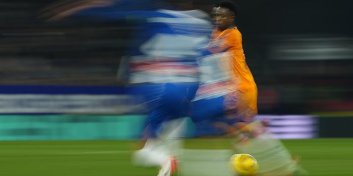 Foto der archivo del delantero brasileño del Real Madrid Vinicius Junior (d), durante un encuentro de Laliga EA Sports de la temporada pasada ante el Espanyol. EFE/Alejandro García.