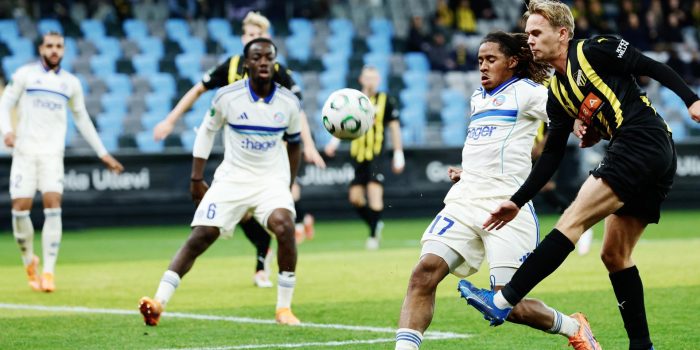 Un gol del paraguayo Julio Enciso permitió al Estrasburgo dar un nuevo paso hacia la clasificación directa para los octavos de final de la Liga Conferencia, tras abrir a los veintiún minutos la victoria (1-2) del conjunto francés en su visita al campo del Hacken sueco. EFE/EPA/Adam Ihse