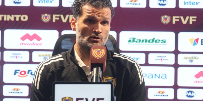 El seleccionador de Venezuela, Oswaldo Vizcarrondo, durante una rueda de prensa este martes, en Caracas. EFE/Miguel Gutiérrez