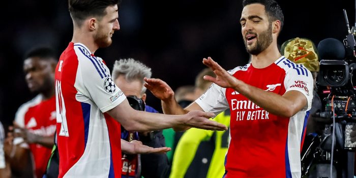 Los goleadores Declan Rice (I) y Mikel Merino durante el partido de ida de cuartos de final de la UEFA Champions League entre el Arsenal FC y el Real Madrid en Londres, Reino Unido. EFE/EPA/TOLGA AKMEN