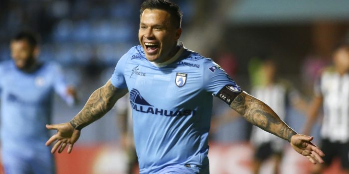 Álvaro Ramos de Iquique celebra un gol en un partido de la fase de grupos de la Copa Sudamericana. EFE/ Alex Díaz