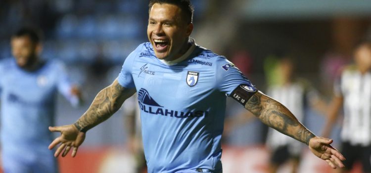Álvaro Ramos de Iquique celebra un gol en un partido de la fase de grupos de la Copa Sudamericana. EFE/ Alex Díaz