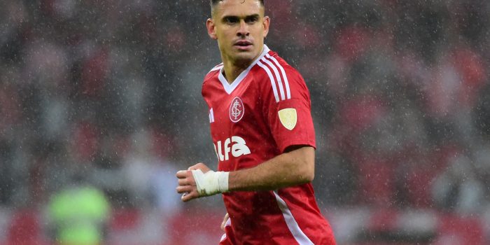 Rafael Santos Borré de Internacional en acción ante Bahía en la Copa Libertadores. EFE/Ricardo Rimoli