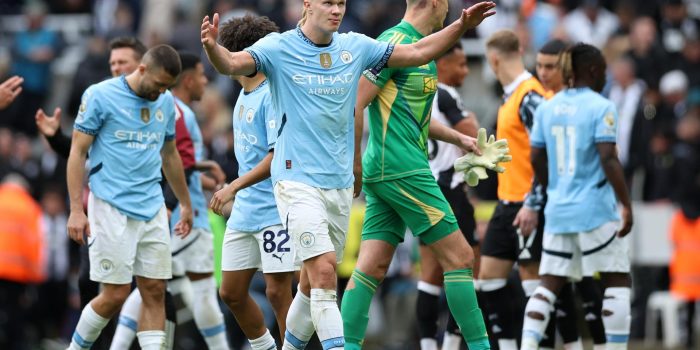 El jugador del Manchester City Erling Haaland gesticula durante el partido de la Premier League que han jugado Newcastle United y Manchester City, en Newcastle, Reino Unido. EFE/EPA/ADAM VAUGHAN