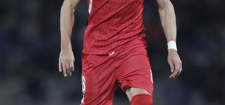 Héctor Herrera del Toluca controla un balón durante un partido por la cuarta jornada del Torneo Clausura 2025 de la Liga MX entre Pumas y Toluca, en el estadio Olímpico Universitario en Ciudad de México (México). Imagen de archivo. EFE/ Isaac Esquivel