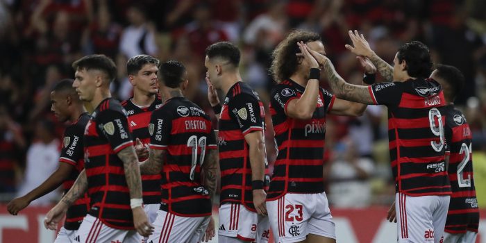 alt Flamengo lidera la liga brasileña de fútbol, luego de vencer a Bahia en tiempo añadido