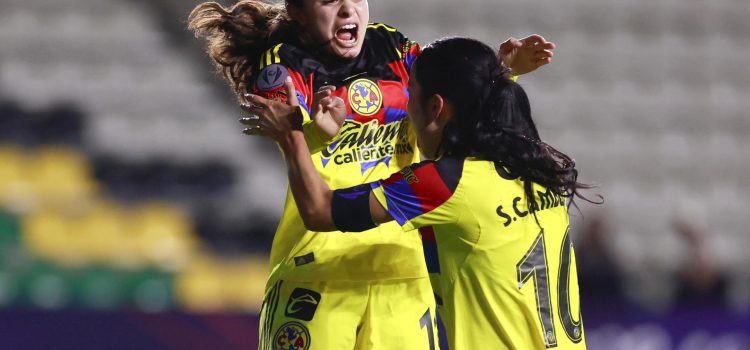 Jugadoras del América celebran un gol este sábado en la final de la Copa de Campeones Femenina de la Concacaf ante Washington Spirit, en el estadio Hidalgo, en Pachuca (México). EFE/David Martínez Pelcastre