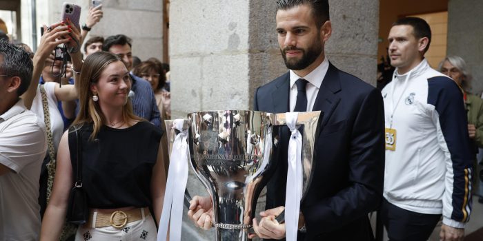 alt El Real Madrid recibe el trofeo de su trigésimo sexta Liga e inicia las celebraciones
