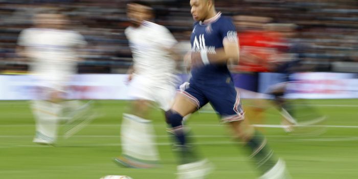 alt La plantilla del Real Madrid le da la bienvenida a Mbappé