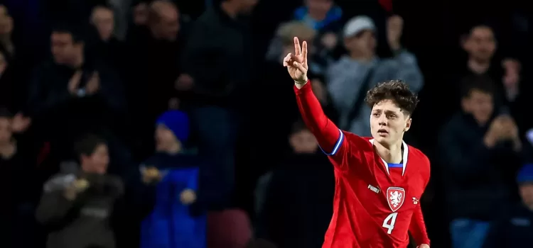 Ladislav Krejci festeja el 1-1. EFE/EPA/MARTIN DIVISEK