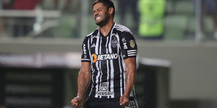 Hulk de Atlético Mineiro lamenta hoy una jugada contra Alianza Lima, durante un partido por el Grupo G de la Copa Libertadores en el estadio Raimundo Sampaio, en Belo Horizonte (Brasil). EFE/Yuri Edmundo