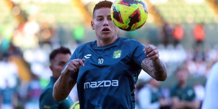 James Rodríguez de León participa del calentamiento previo a un partido del torneo Clausura 2025 de la Liga MX, entre León y Tijuana en el estadio León en Guanajuato (México). Imagen de archivo. EFE/ Luis Ramírez