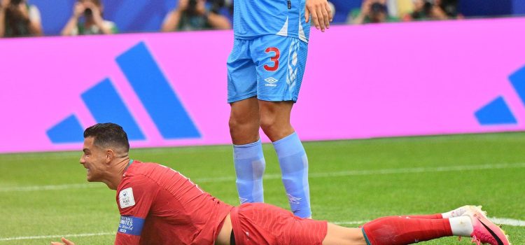 Cristiano Ronald odurante el partido del Grupo K del Mundial 2026 que disputan las selecciones nacionales de Portugal y República Democrática del Congo este miércoles, en el Estadio Houston (Texas). EFE/EPA/SAM WASSON
