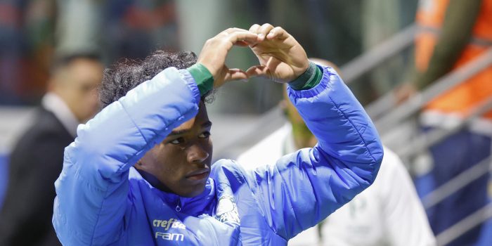 alt Endrick se emociona con el homenaje de la afición en su último partido con el Palmeiras