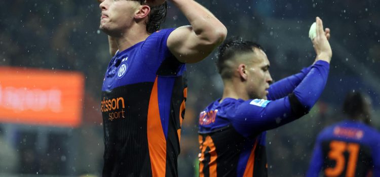 El Inter de Milán rugió este viernes a tiempo para remontar en apenas seis minutos los dos goles en contra que sufrió en casa ante el recién ascendido y colista Pisa (6-2) que, en la segunda mitad, vapuleó sin miramientos para mantener una semana más el liderato de la Serie A. EFE/EPA/MATTEO BAZZI
