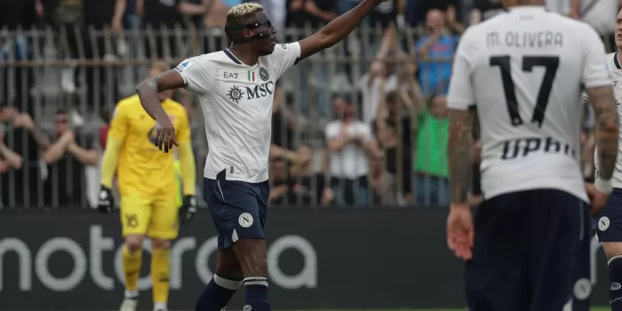 alt 2-4. El Nápoles reina en la locura