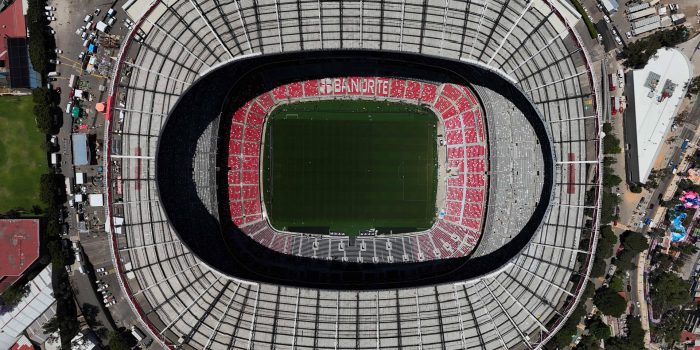 Fotografía aérea del Estadio Azteca (Banorte) en Ciudad de México (México). EFE/ Tomás Pérez
