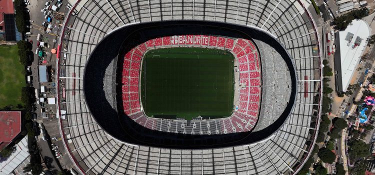 Fotografía aérea del Estadio Azteca (Banorte) en Ciudad de México (México). EFE/ Tomás Pérez