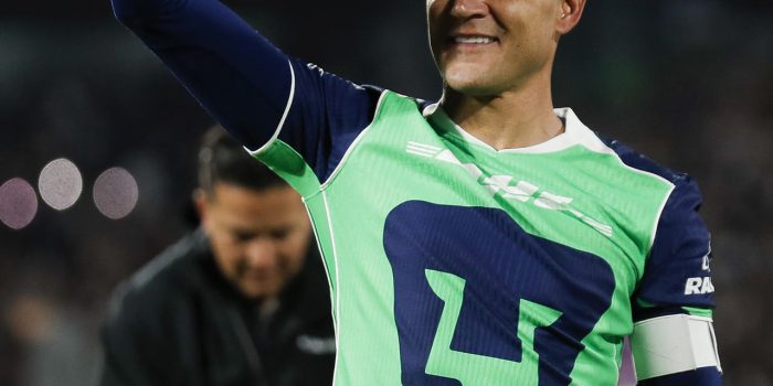Keylor Navas de Pumas reacciona durante un partido por las semifinales de la Liga MX entre Pumas y Pachuca en el estadio Olímpico Universitario en Ciudad de México (México). Imagen de archivo. EFE/Isaac Esquivel