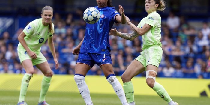 La colombiana Mayra Ramírez, jugadora del Chelsea (i). EFE/EPA/TIM KEETON