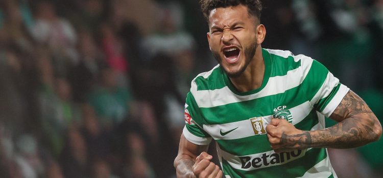 Fotografía de archivo del delantero Luis Suárez, del Sporting de Lisboa, quien destaca en la lista de convocados divulgada este miércoles por la selección colombiana para jugar partidos de preparación para el Mundial contra Croacia  y Francia. EFE/EPA/MANUEL DE ALMEIDA