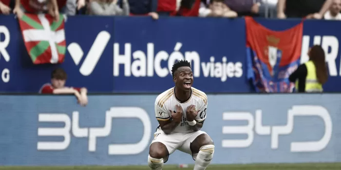 alt Vinícius: cuatro partidos seguidos marcando y amonestado