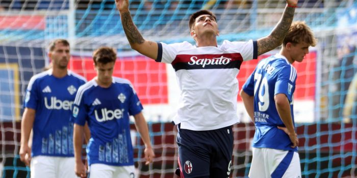 El jugador del Bolonia Santiago Castro celebra el 2-1 durante el partido de la Serie A que han jugado Como 1907 y Bologna, en Como, Italia. EFE/EPA/MATTEO BAZZI