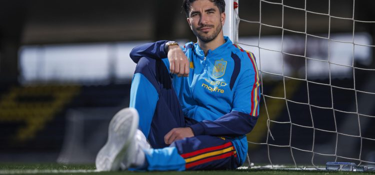 El centrocampista de la Real Sociedad Carlos Soler, durante la entrevista con la Agencia EFE. EFE/ Rodrigo Jiménez