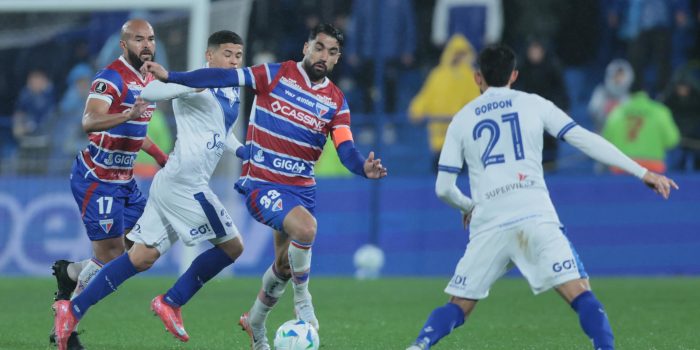 Vélez derrotó a Fortaleza y selló su pasaporte a cuartos de final