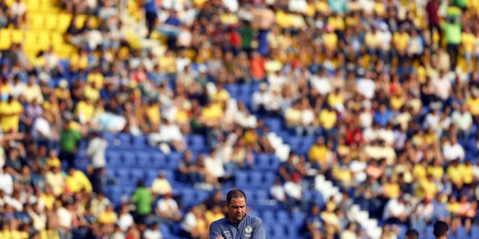 El entrenador de América Andre Soares reacciona en un partido de la jornada 17 del torneo Clausura 2025 de la Liga MX en el estadio Ciudad de los Deportes de Ciudad de México (México). Imagen de archivo. EFE/ Sáshenka Gutiérrez