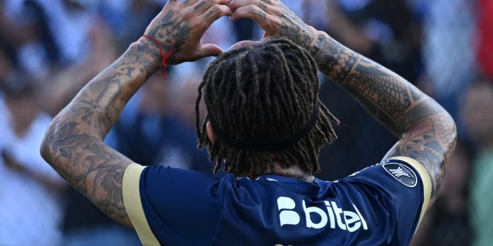 alt Doblete de Guerrero y un gol de Barcos meten en la pelea a Alianza Lima