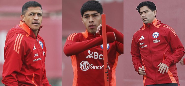 Tres de los delanteros llamados a marcar goles en la selección de Chile Alexis Sánchez (i), Darío Osorio (c) y Víctor Dávila no han cumplido y la Roja está al borde de la ausencia del tercer Mundial consecutivo. EFE/ Elvis González