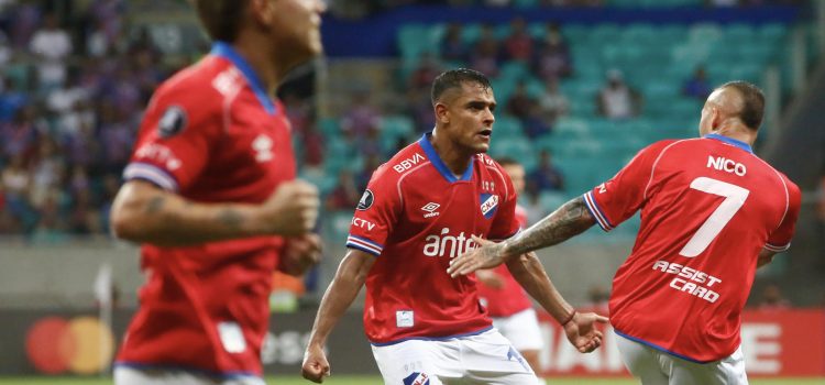 Lucas Morales (c) de Nacional celebra su gol en un partido de la fase de grupos de la Copa Libertadores. EFE/ Rafael Martins
