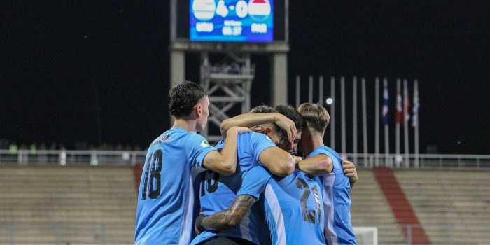 alt Uruguay se afirma como líder con goleada a Paraguay