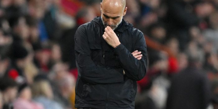 El entrenador del Manchester City Pep Guardiola se lamenta durante el partido de la Premier Keague que han jugado AFC Bournemouth y Manchester City en Bournemouth, Reino Unido. EFE/EPA/DANIEL HAMBURY