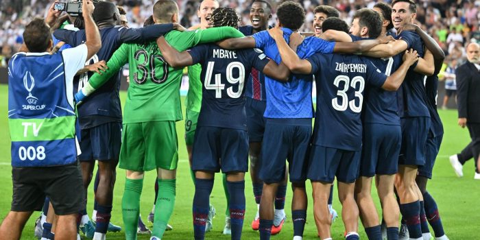 alt El PSG del ecuatoriano Pacho logra el milagro