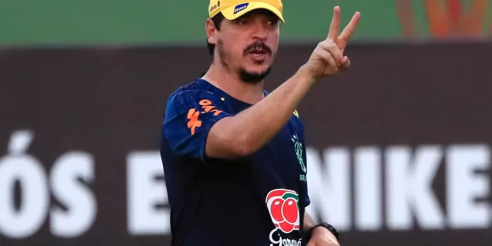 alt Despiden al seleccionador brasileño Fernando Diniz