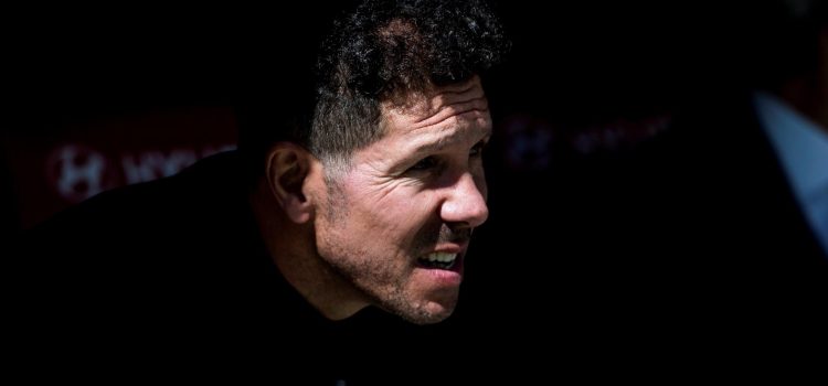 Fotografía de archivo del entrenador de Atlético de Madrid, el argentino Diego Pablo Simeone, para quien el Mundial de Clubes que comenzará el 14 de junio en Estados Unidos planteará una experiencia novedosa para jugadores y entrenadores. EFE/ Emilio Naranjo